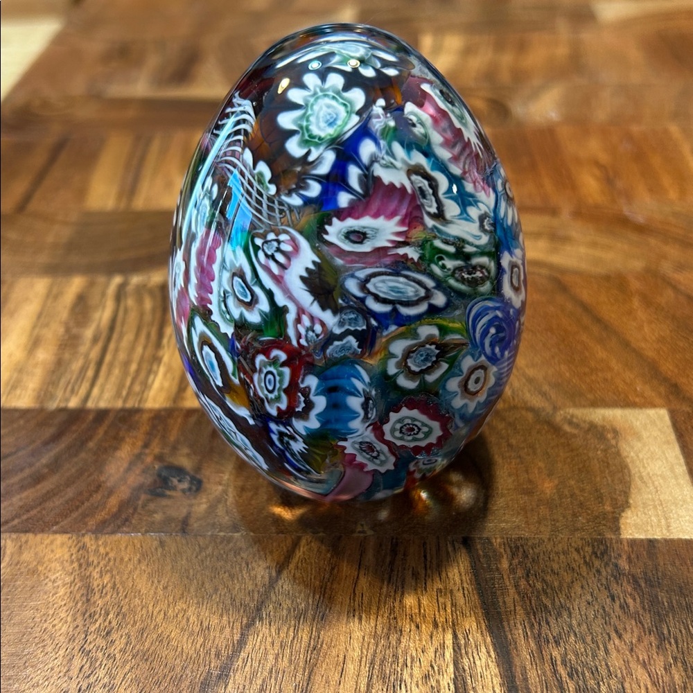 Vintage paper weight 1980 Glass Art Egg